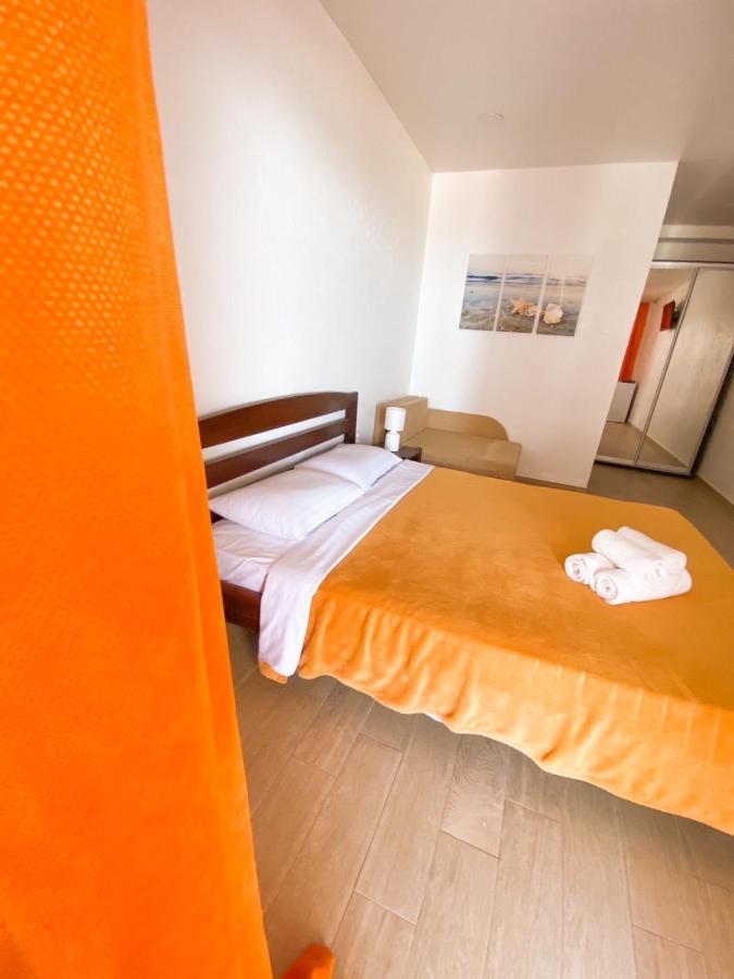 Hotel Золотий Лев à Zatoka Extérieur photo
