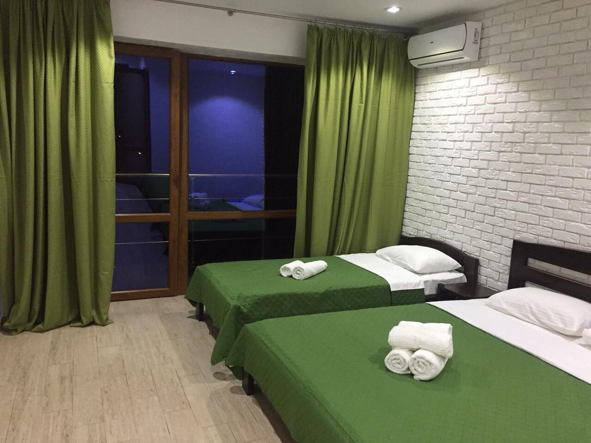 Hotel Золотий Лев à Zatoka Extérieur photo